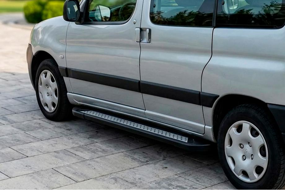 Peugeot Partner 1996–2008 Sidetrin New Vision Black (2 stk., aluminium) Image