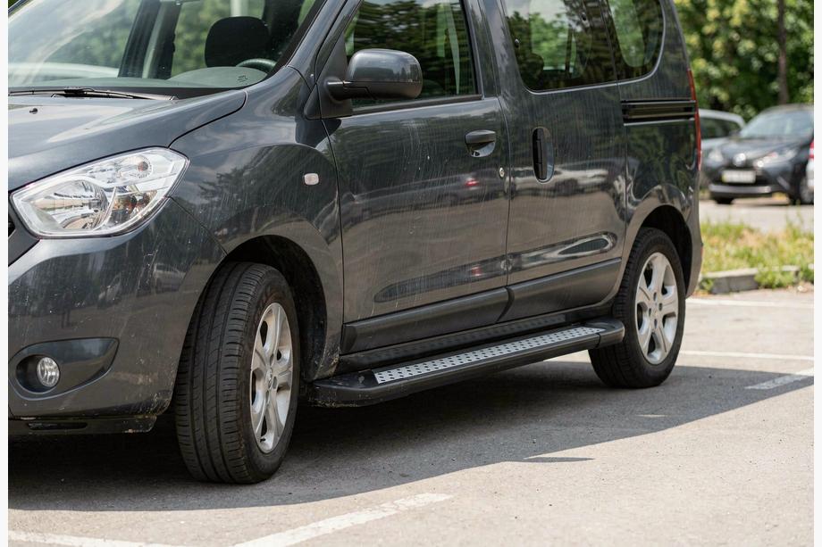 Renault Dokker 2013–2022 Sidetrin New Vision Black (2 stk., aluminium) Image
