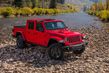 Test af den firehjulstrukne pickup med stigeramme Jeep Gladiator foto 1