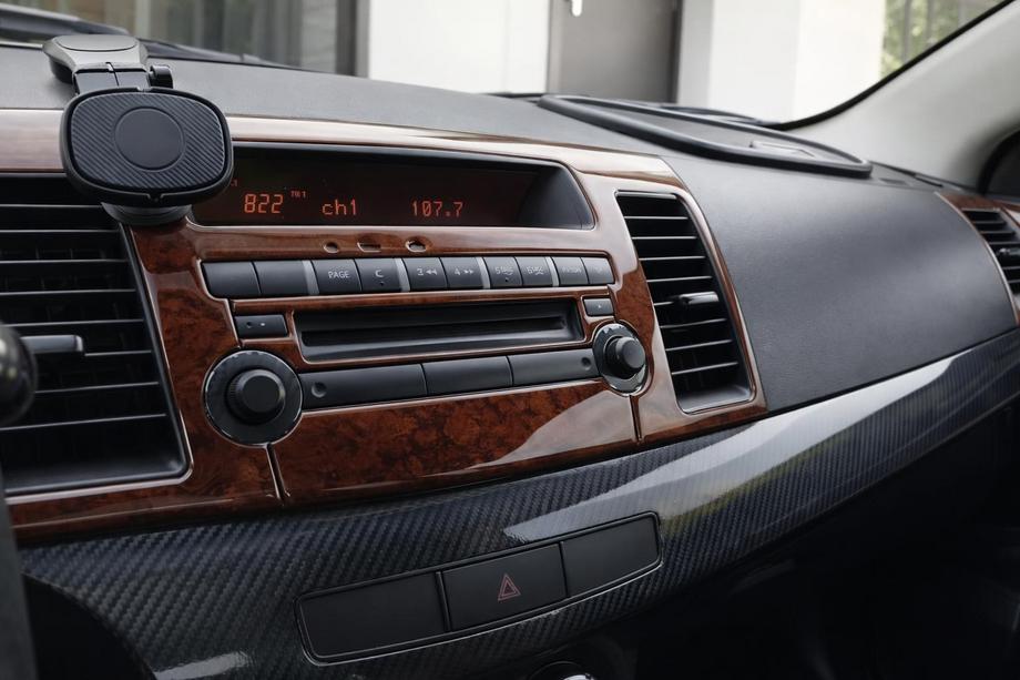 Mitsubishi Lancer X 2008– Instrumentbrætpanel-indsatser (Meric) Image