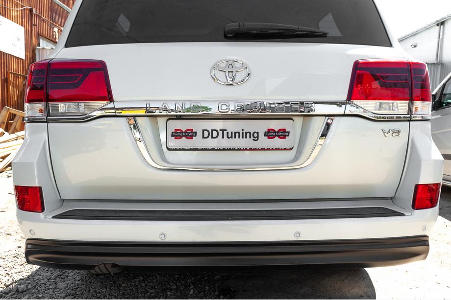 Toyota Land Cruiser 200 2007–2021 Standard nummerpladeholder Hvid Foto 3