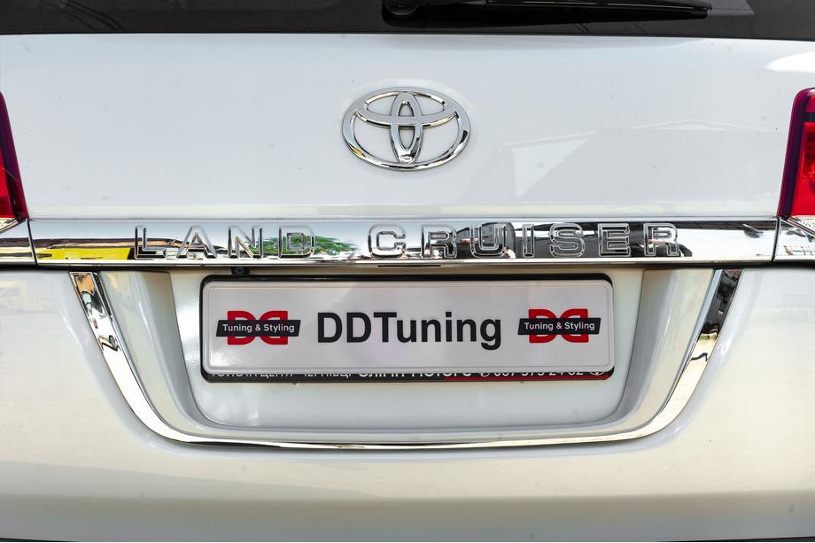 Toyota Land Cruiser 200 2007–2021 Standard nummerpladeholder Hvid Foto 6