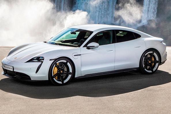 Elektrisk sports-sedan med firehjulstræk: Porsche Taycan