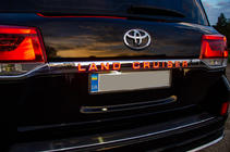Toyota Land Cruiser 200 2007–2021 LED-liste over nummerpladen (2016+) foto 3