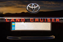 Toyota Land Cruiser 200 2007–2021 LED-liste over nummerpladen (2016+) foto 4