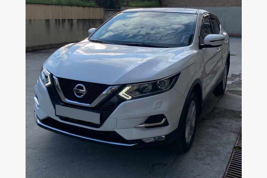 Nissan Qashqai 2014–2021 Kromliste til forreste kofanger (2017↗︎, rustfrit stål) Foto 4