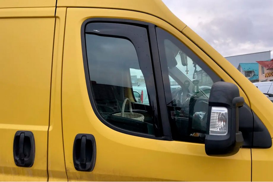 Citroen Jumper 2007–2025 Vindafvisere, indstik (2 stk., HIC) Image