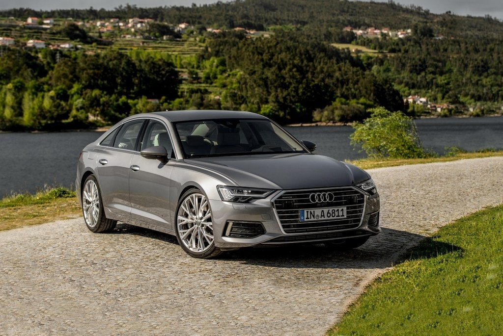 Audi A6 i femte generation: business-sedan