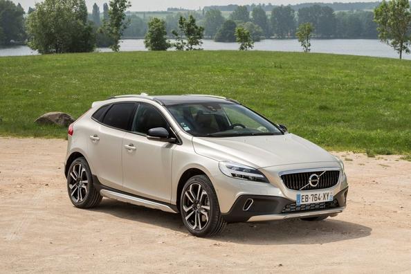 Offroad-modifikation af hatchbacken Volvo V40 Cross Country
