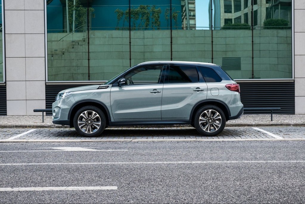 Anmeldelse af den kompakte crossover Suzuki Vitara