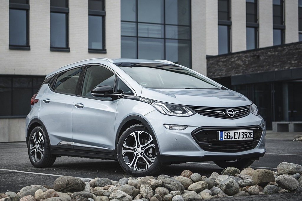 Test af den elektriske kompakte hatchback Opel Ampera-e
