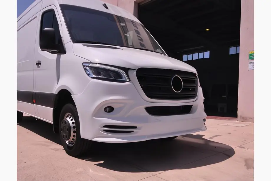 Mercedes Sprinter W907/W910 2018– Front kofangerlæbe V3 (til lakering) Foto 10