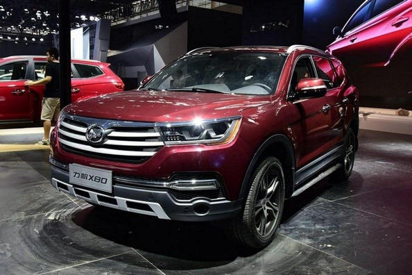 Syvsædet firehjulstrukken crossover Lifan X80
