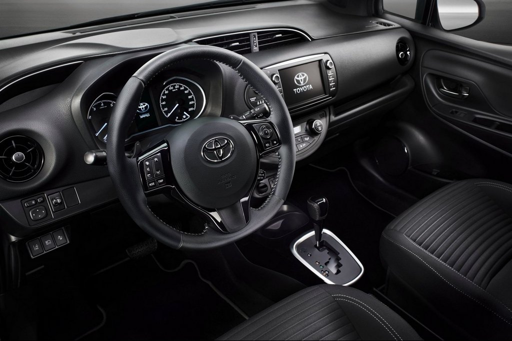 Test af den opdaterede subkompakte hatchback Toyota Yaris
