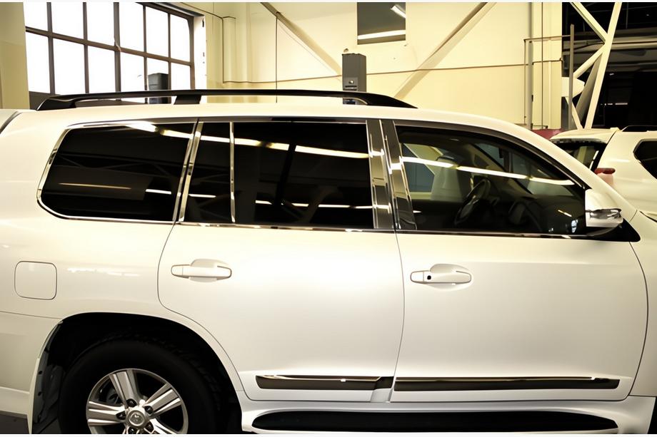 Toyota Land Cruiser 200 2007–2021 Komplet vindueskromlister og stolpelister i rustfrit stål Foto 15