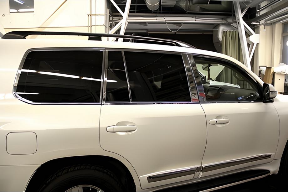 Toyota Land Cruiser 200 2007–2021 Komplet vindueskromlister og stolpelister i rustfrit stål Foto 17