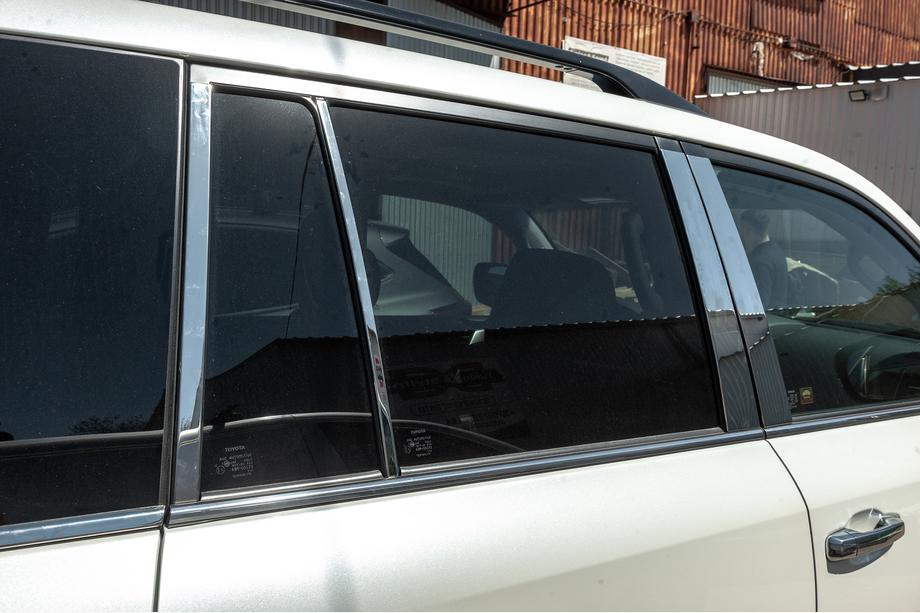 Toyota Land Cruiser 200 2007–2021 Komplet vindueskromlister og stolpelister i rustfrit stål Foto 7