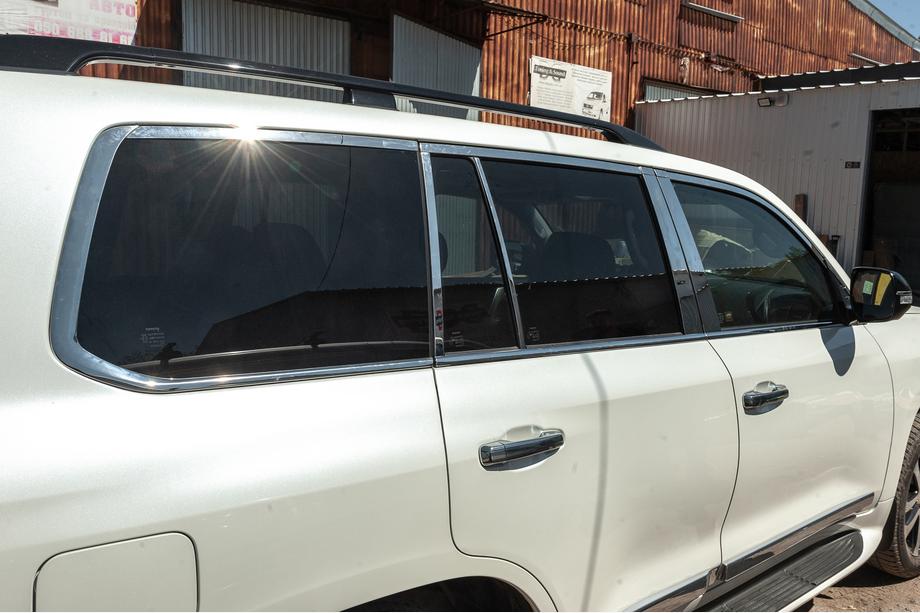 Toyota Land Cruiser 200 2007–2021 Komplet vindueskromlister og stolpelister i rustfrit stål Foto 2