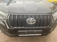 Toyota Land Cruiser Prado 150 2009–2023 Kølergrill 2017↗ LED (Zeus Black, med Black øjenbryn) foto 8