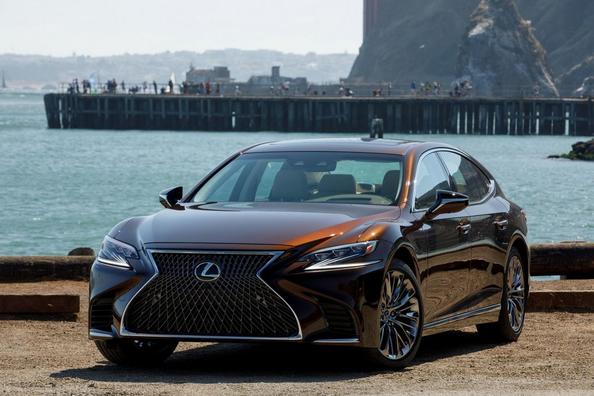 Fuldstor luksussedan Lexus LS 500