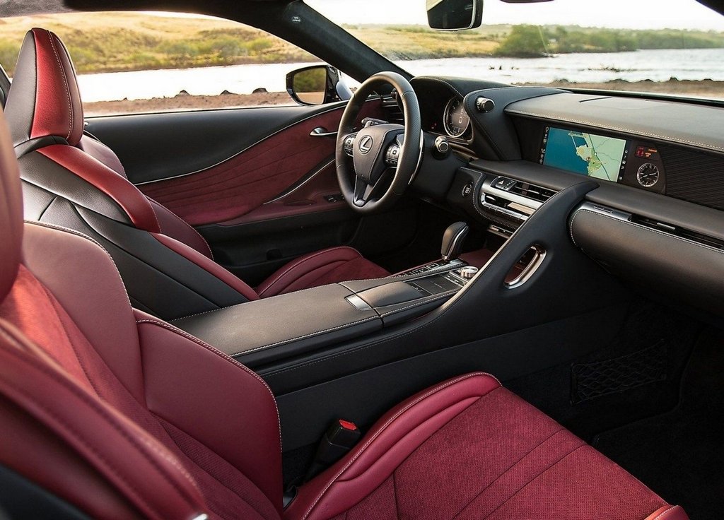 Test af den højtydende coupé Lexus LC500