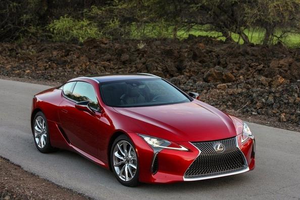 Test af den højtydende coupé Lexus LC500