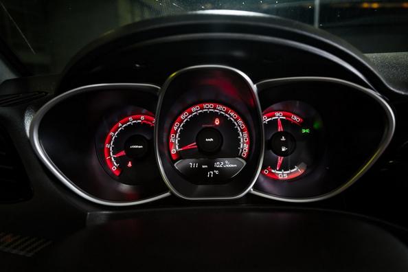 Sportsmodifikation af sedanen Lada Sport Vesta Foto 13