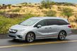 Test af den ottepersoners Honda Odyssey-minivan i fuld størrelse foto 5