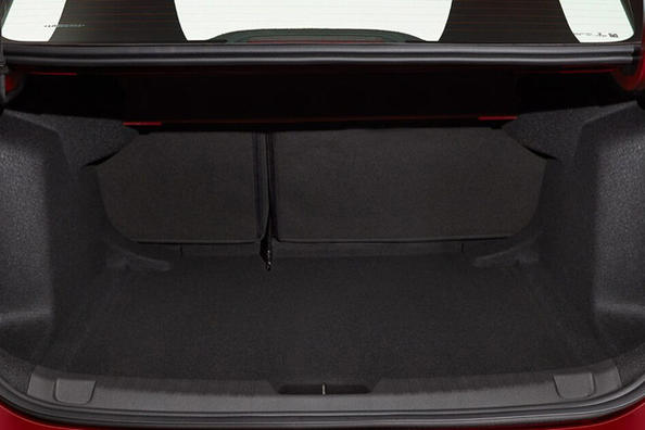Anmeldelse af den budgetvenlige kompakte sedan Chevrolet Onix Foto 12