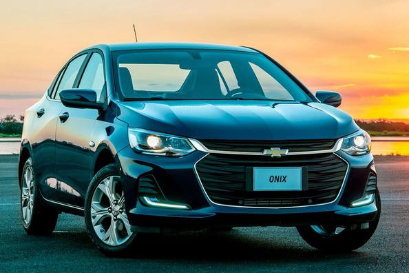 Anmeldelse af den budgetvenlige kompakte sedan Chevrolet Onix Foto 3