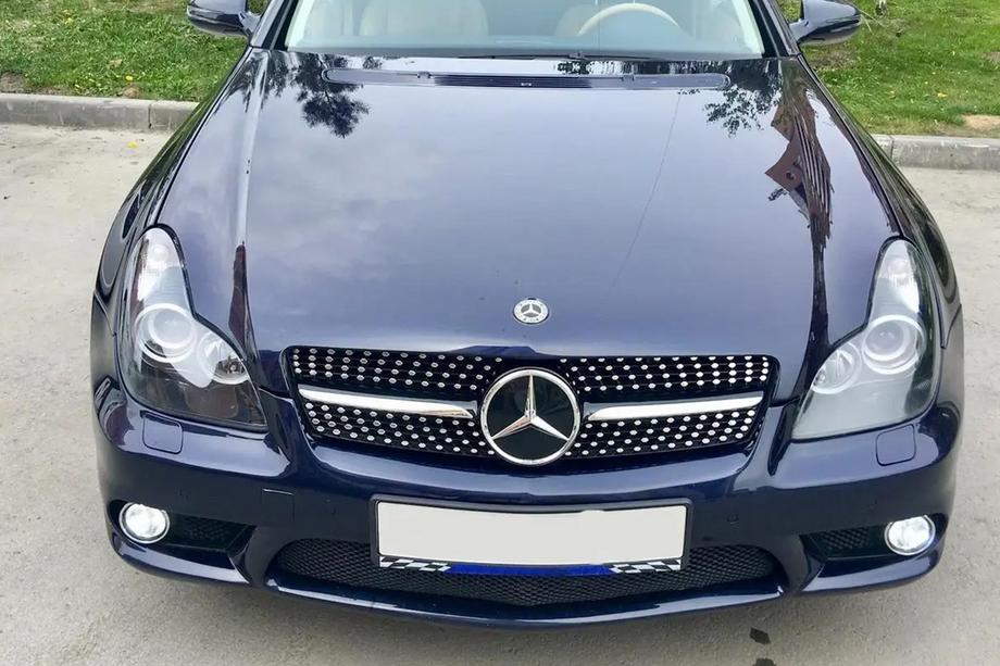 Mercedes CLS C219 2004–2010 Frontgrill (2005-2008, Diamond Silver) Image