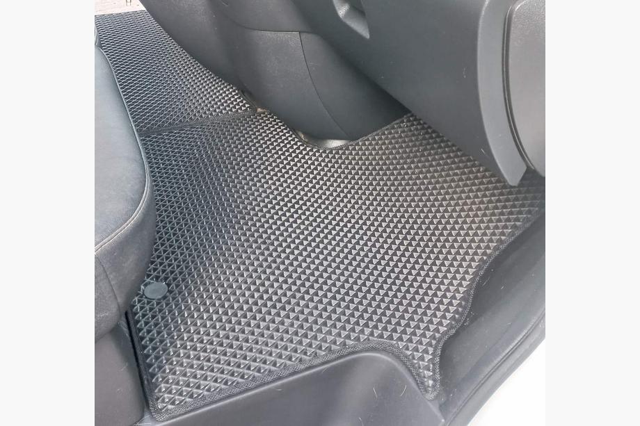 Renault Trafic 2015– EVA-gulvmåtter til kabinen (2 stk., sorte) Foto 10