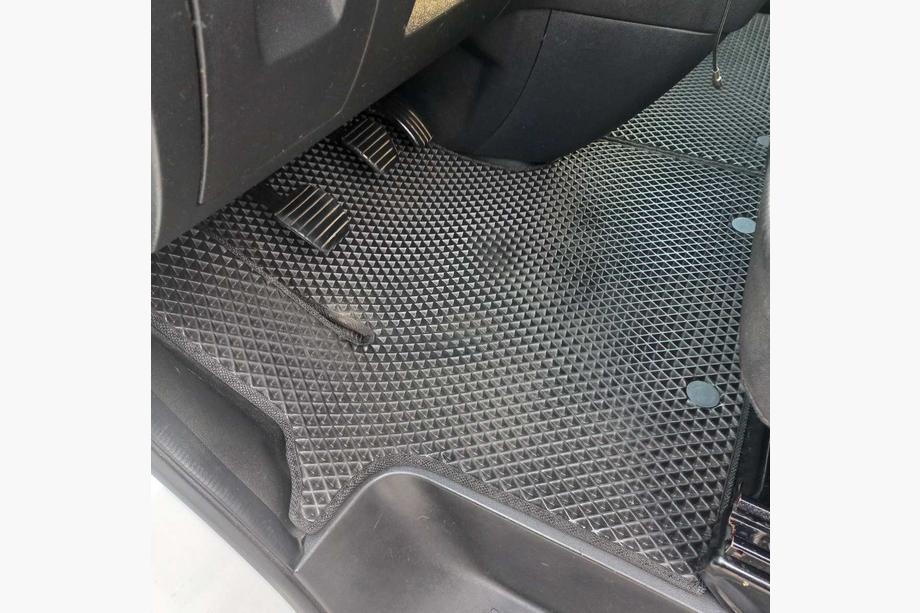 Renault Trafic 2015– EVA-gulvmåtter til kabinen (2 stk., sorte) Foto 9