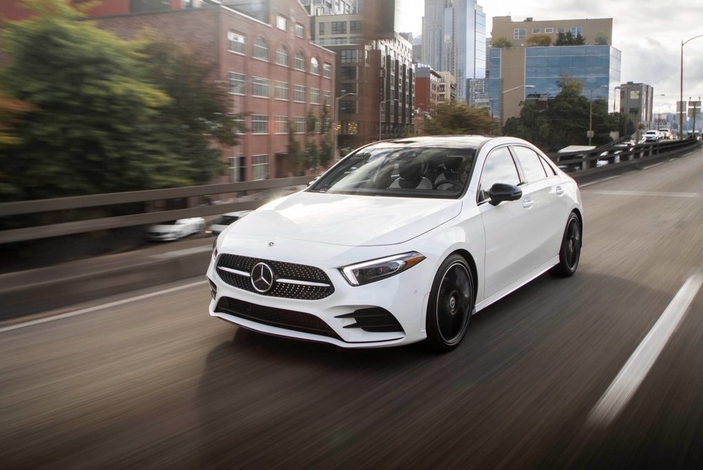 Test af den kompakte Mercedes-Benz A-Class Sedan