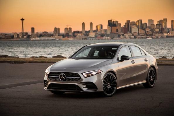 Test af den kompakte Mercedes-Benz A-Class Sedan