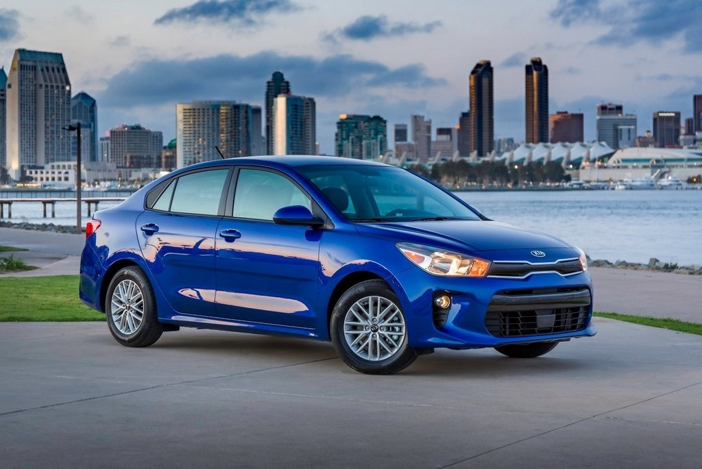 Fjerde generation af den kompakte sedan KIA Rio