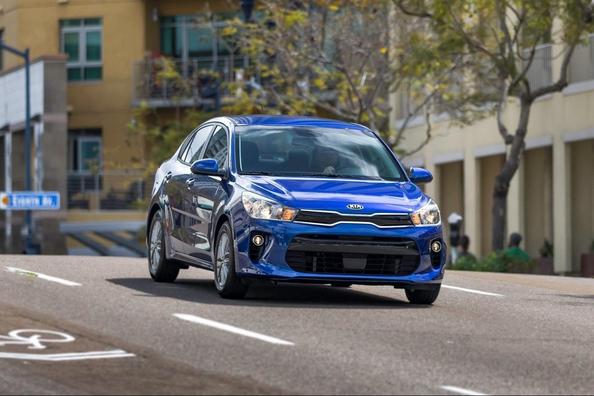 Fjerde generation af den kompakte sedan KIA Rio