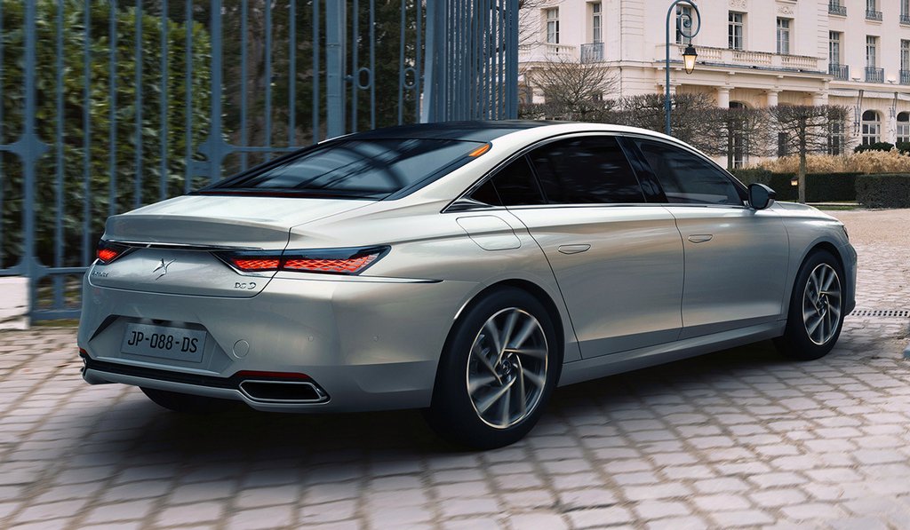 Test af den nye premium-sedan DS 9