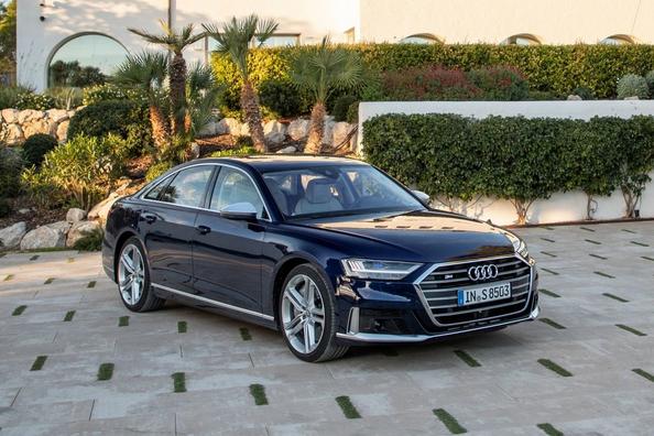 Sportslig luksussedan Audi S8