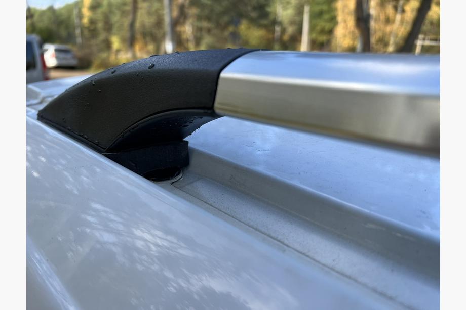 Mercedes Vito/V-klasse W447 2014– Krom tagrælinger DDU (plastfødder) Kort akselafstand (SHORT) Foto 6