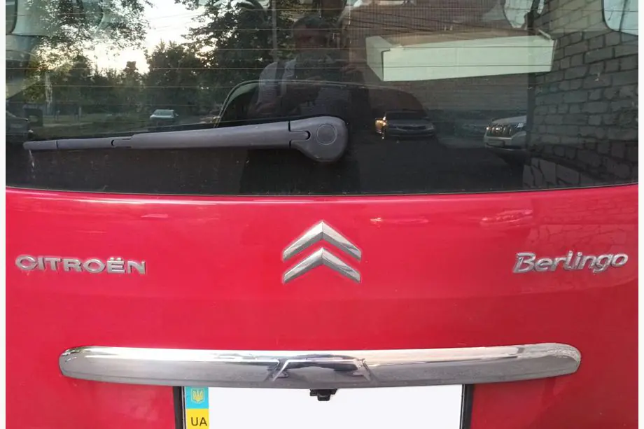 Peugeot Partner Tepee 2008–2018 Kromliste over nummerpladen (rustfrit stål) Image