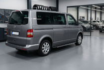 Volkswagen T5 Caravelle 2004–2010 Sidetrin Bosphorus Grey (2 stk., aluminium) Lang akselafstand foto 1