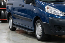 Fiat Scudo 2007–2015 Sidetrin Tayga Black (2 stk., aluminium) Kort akselafstand foto 1