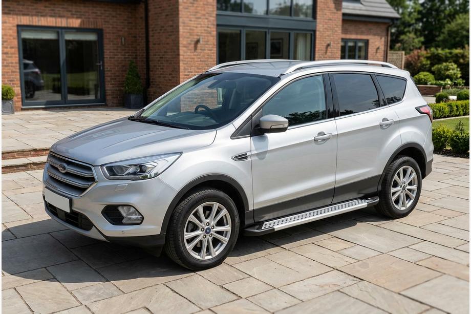 Ford Kuga/Escape 2013–2019 Sidetrin Vision New Grey (2 stk., aluminium) Med sorte dørbeskyttere Image