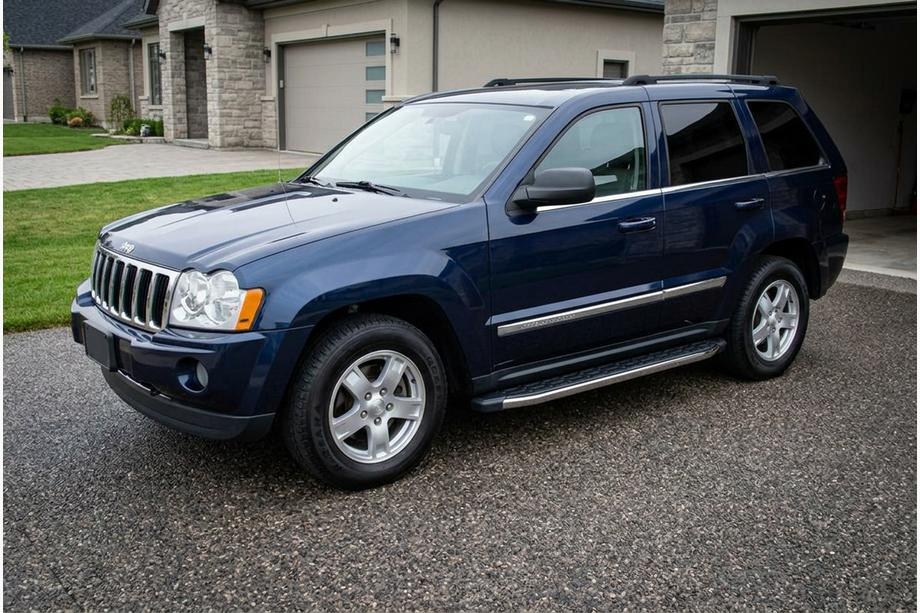 Jeep Grand Cherokee WK 2004–2010 BlackLine sidetrin (2 stk., aluminium) Image