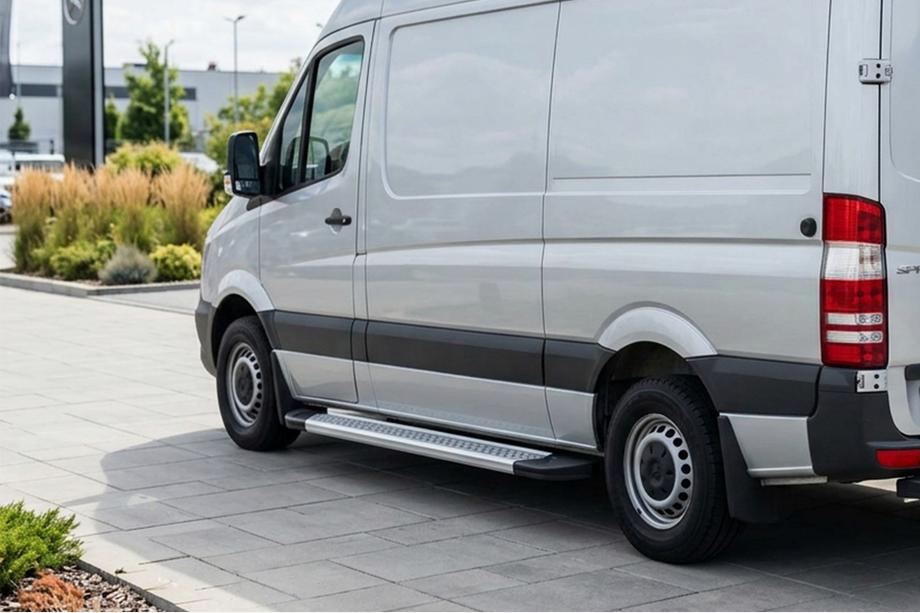 Mercedes Sprinter W906 2006–2018 Sidetrin New Vision Grey (2 stk., aluminium) Lang/Ekstra lang Image