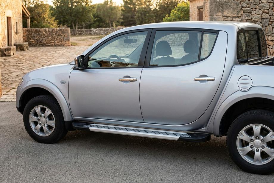 Mitsubishi L200 2006–2015 Sidetrin New Vision Grey (2 stk., aluminium) Image