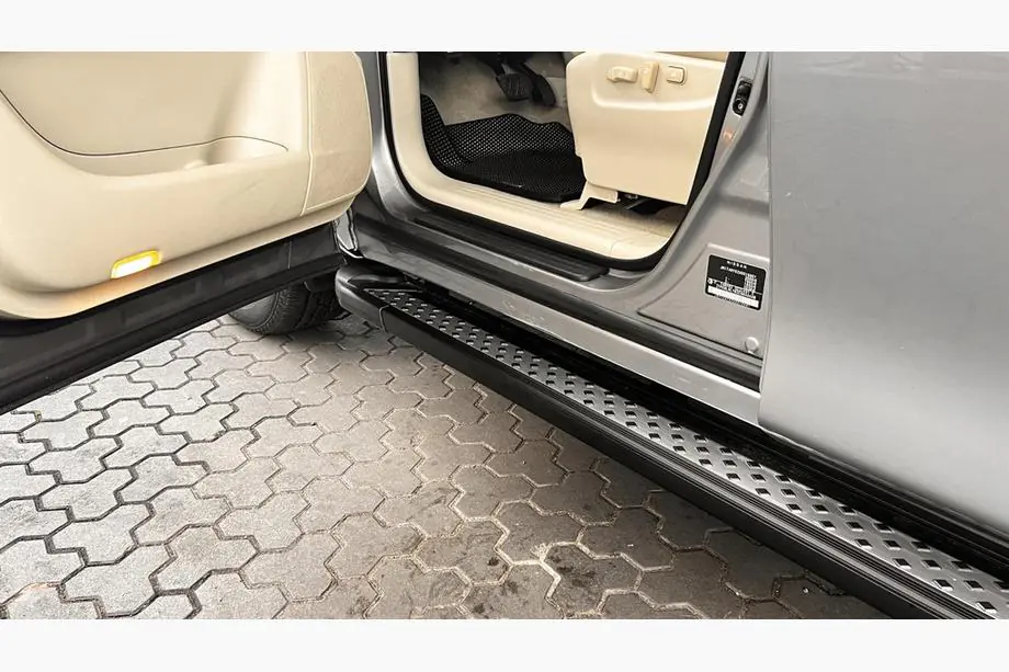 Nissan Patrol Y62 2010–2024 Sidetrin New Vision Grey (2 stk., aluminium) Foto 3