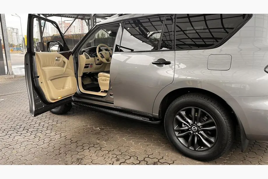Nissan Patrol Y62 2010–2024 Sidetrin New Vision Grey (2 stk., aluminium) Foto 4