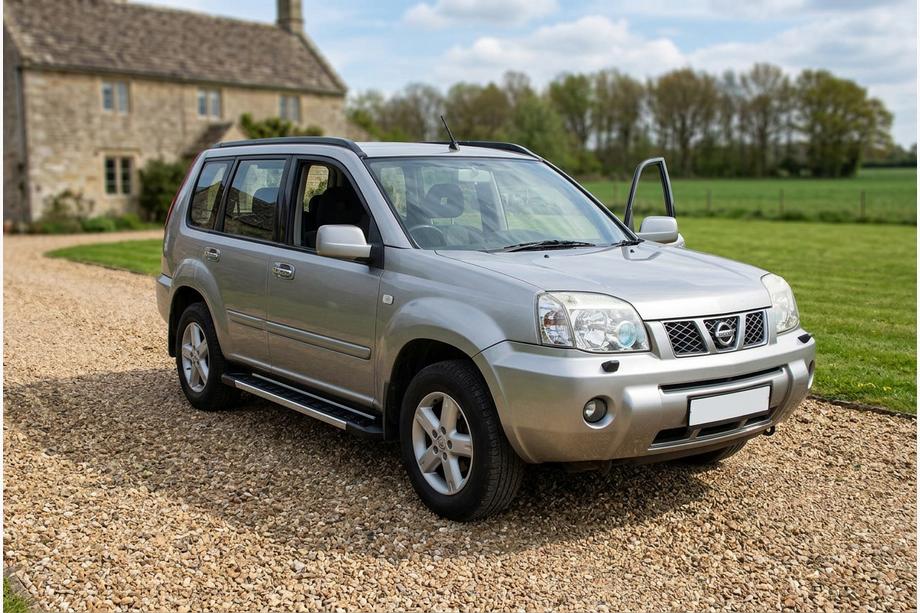 Nissan X-trail T30 2002–2007 RedLine V1 sidetrin (2 stk., alu.) Image